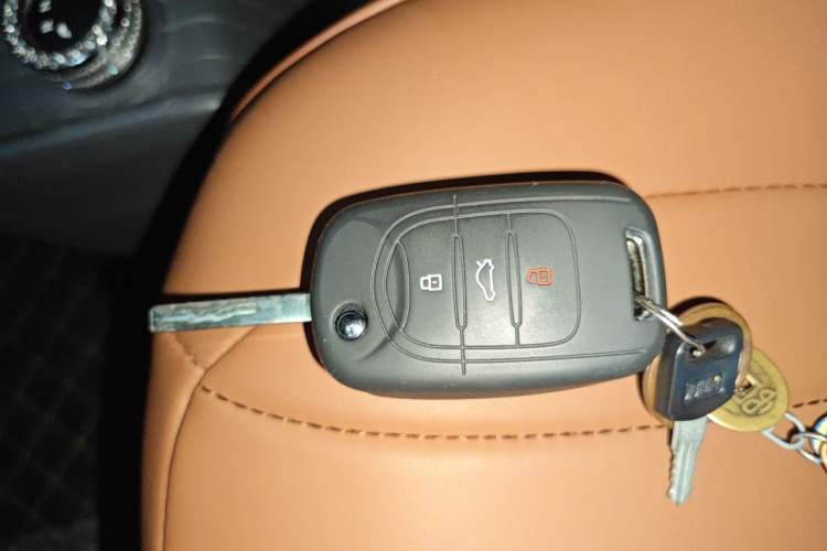 Used Wuling Hongguang MINIEV 2021 Macaron Premium Model – Lithium Iron Phosphate Vehicle Key