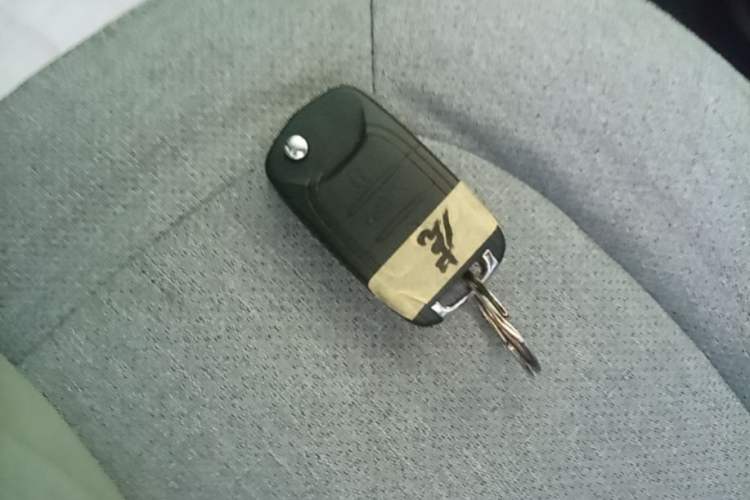 Used Wuling Hongguang MINIEV 2021 Macaron Premium Model – Lithium Iron Phosphate Vehicle Key