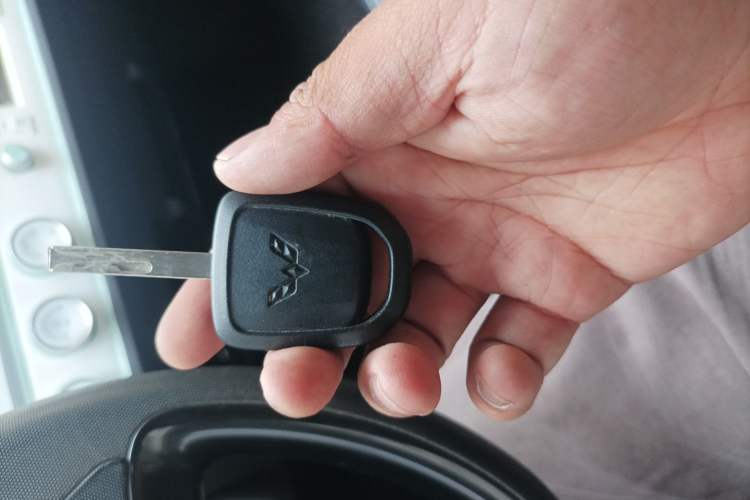 Used Wuling Hongguang MINIEV 2021 Macaron Premium Model – Lithium Iron Phosphate Vehicle Key