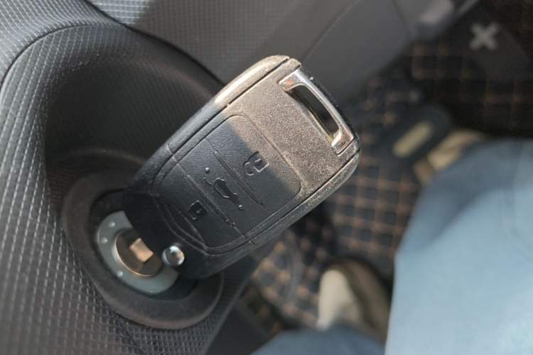 Used Wuling Hongguang MINIEV 2021 Macaron Fashion Model Lithium Iron Phosphate Vehicle Key