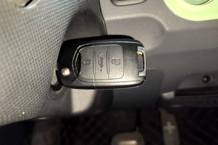 Used Wuling Hongguang MINIEV 2021 Macaron Premium Model – Lithium Iron Phosphate Vehicle Key