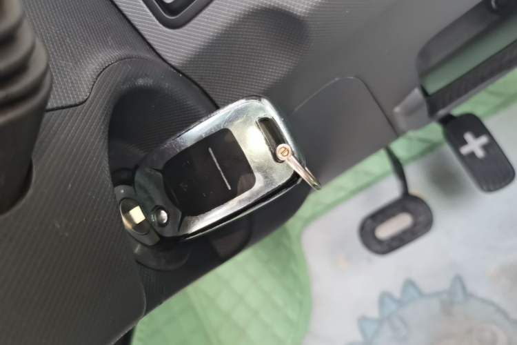 Used Wuling Hongguang MINIEV 2021 Macaron Fashion Model Lithium Iron Phosphate Vehicle Key