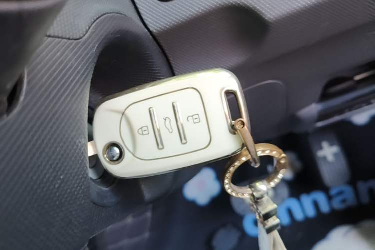 Used Wuling Hongguang MINIEV 2021 Macaron Premium Model – Lithium Iron Phosphate Vehicle Key