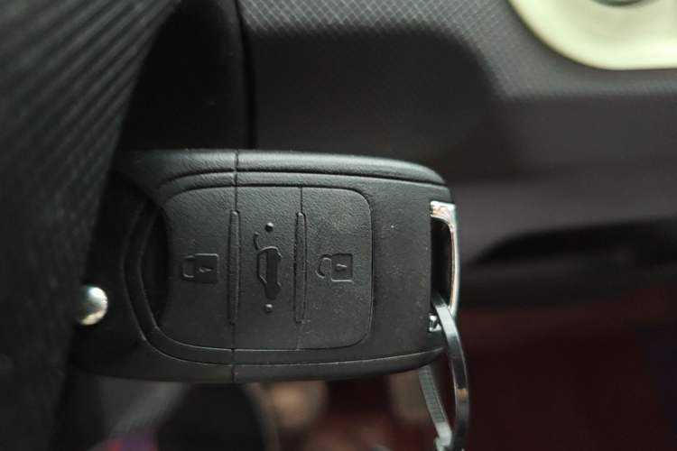 Used Wuling Hongguang MINIEV 2021 Macaron Fashion Model Lithium Iron Phosphate Vehicle Key
