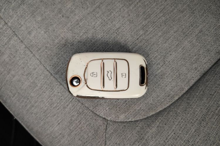 Used Wuling Hongguang MINIEV 2021 Macaron Fashion Model Lithium Iron Phosphate Vehicle Key