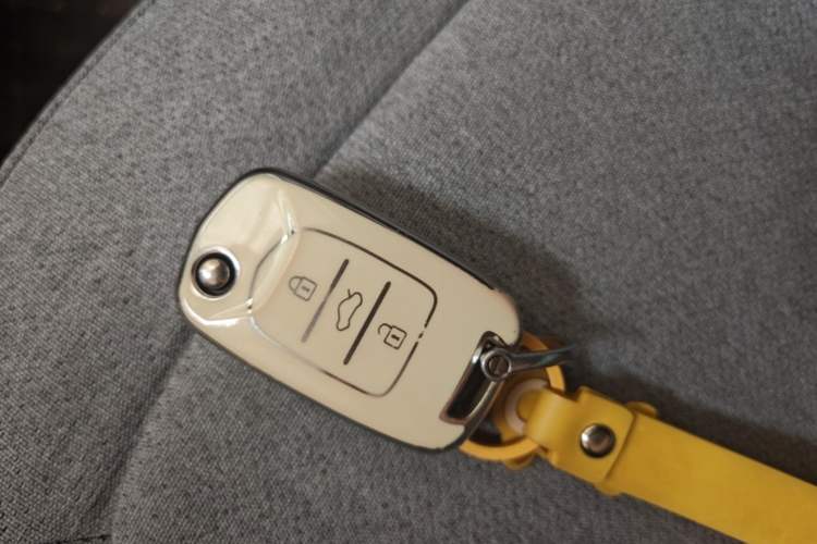Used Wuling Hongguang MINIEV 2021 Macaron Premium Model – Lithium Iron Phosphate Vehicle Key