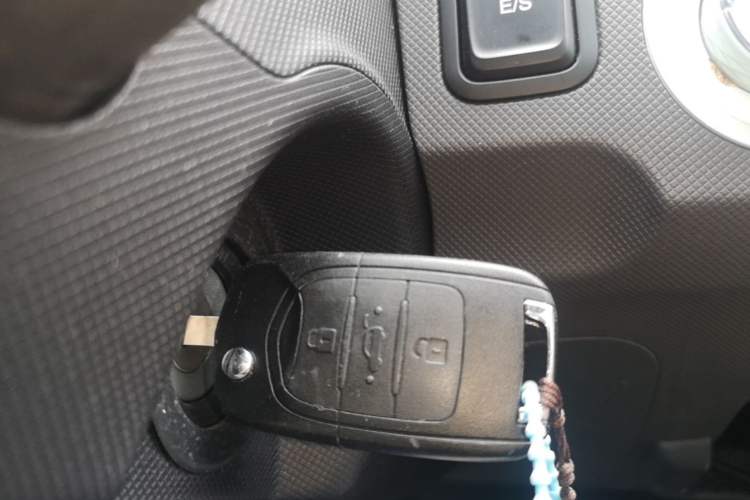 Used Wuling Hongguang MINIEV 2021 Macaron Premium Model – Lithium Iron Phosphate Vehicle Key