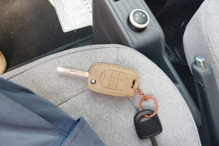 Used Wuling Hongguang MINIEV 2021 Macaron Premium Model – Lithium Iron Phosphate Vehicle Key