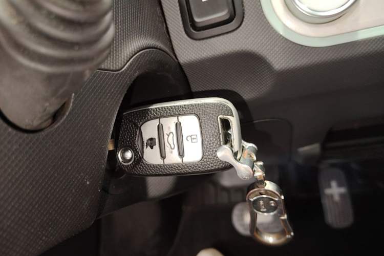 Used Wuling Hongguang MINIEV 2021 Macaron Premium Model – Lithium Iron Phosphate Vehicle Key