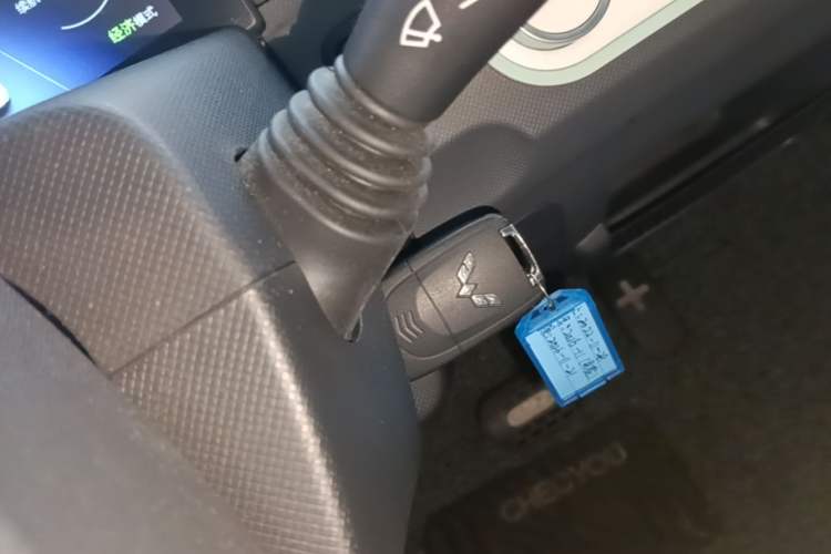 Used Wuling Hongguang MINIEV 2021 Macaron Fashion Model Lithium Iron Phosphate Vehicle Key