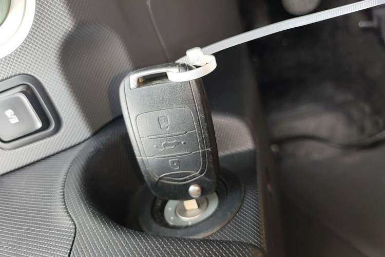 Used Wuling Hongguang MINIEV 2021 Macaron Premium Model – Lithium Iron Phosphate Vehicle Key