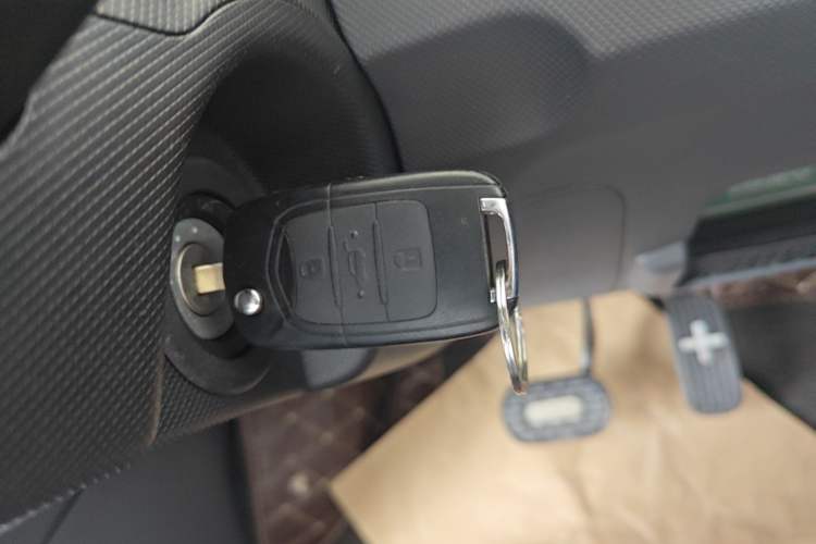 Used Wuling Hongguang MINIEV 2021 Macaron Premium Model – Lithium Iron Phosphate Vehicle Key