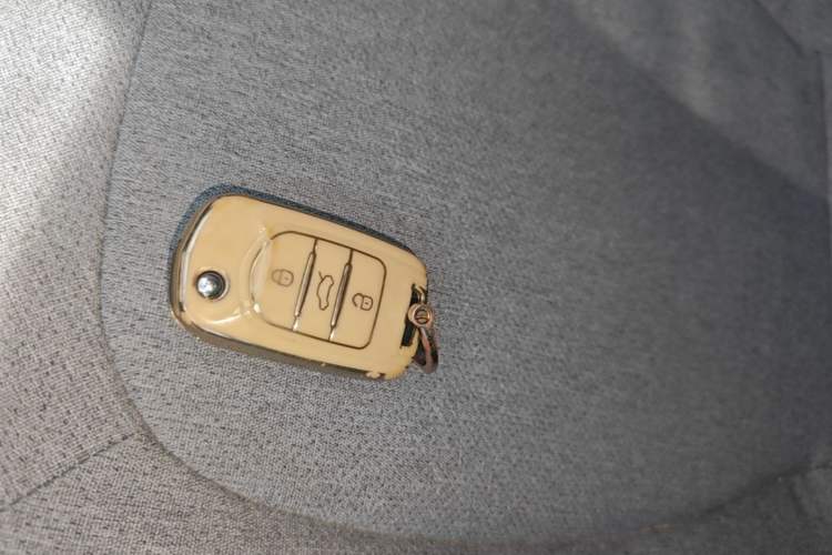 Used Wuling Hongguang MINIEV 2021 Macaron Premium Model – Lithium Iron Phosphate Vehicle Key