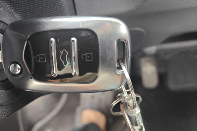 Used Wuling Hongguang MINIEV 2021 Macaron Premium Model – Lithium-NMC Vehicle Key
