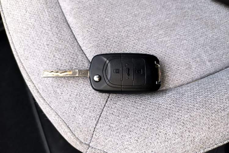Used Wuling Hongguang MINIEV 2021 Macaron Premium Model – Lithium-NMC Vehicle Key