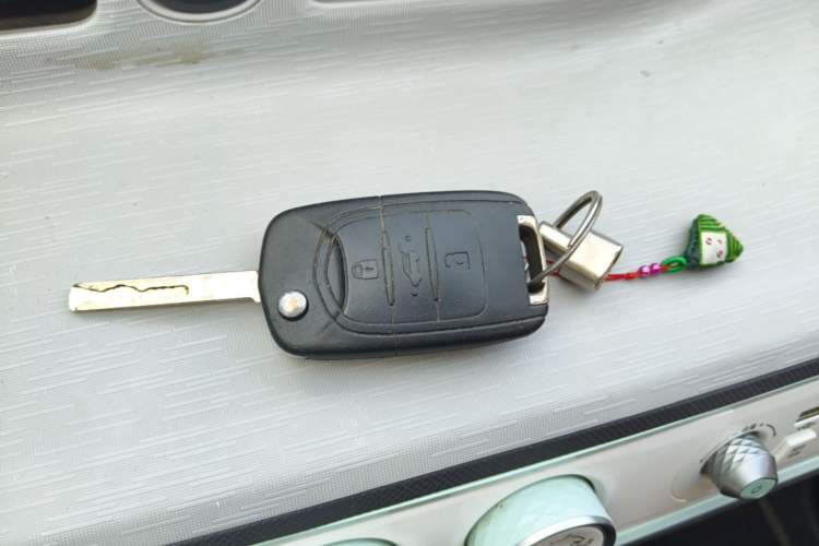 Used Wuling Hongguang MINIEV 2021 Macaron Premium Model – Lithium Iron Phosphate Vehicle Key