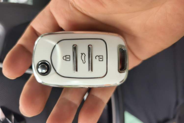 Used Wuling Hongguang MINIEV 2021 Macaron Premium Model – Lithium-NMC Vehicle Key