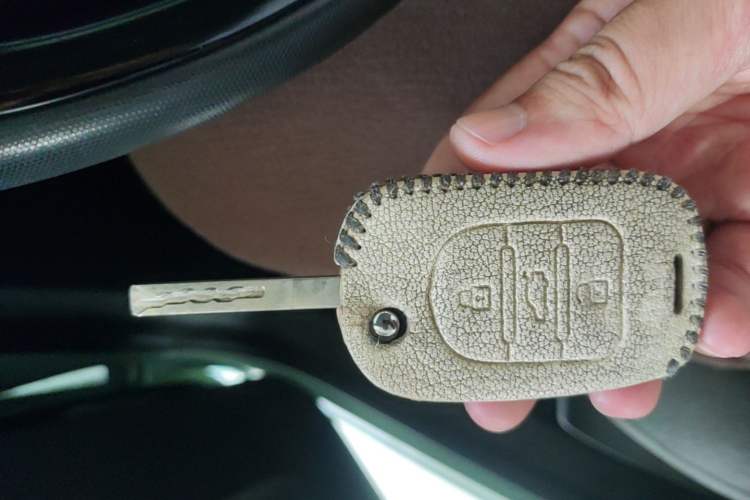 Used Wuling Hongguang MINIEV 2021 Macaron Fashion Edition Lithium-Ion Battery Vehicle Key