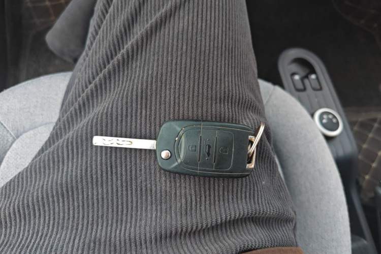 Used Wuling Hongguang MINIEV 2021 Macaron Fashion Model Lithium Iron Phosphate Vehicle Key