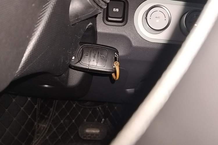 Used Wuling Hongguang MINIEV 2021 Macaron Fashion Edition Lithium-Ion Battery Vehicle Key