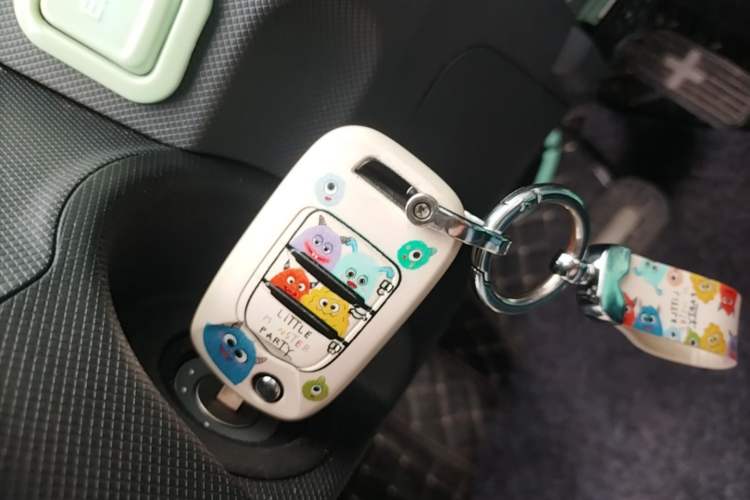 Used Wuling Hongguang MINIEV 2021 Macaron Premium Model – Lithium-NMC Vehicle Key