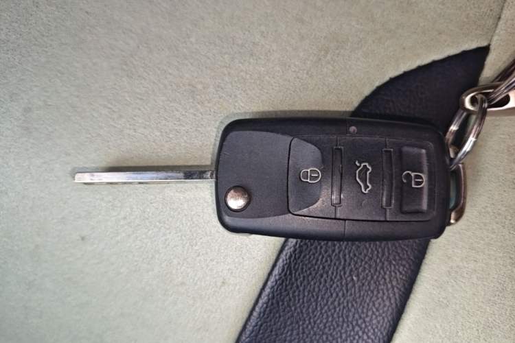 Used Wuling Hongguang MINIEV 2021 Macaron Premium Model – Lithium Iron Phosphate Vehicle Key