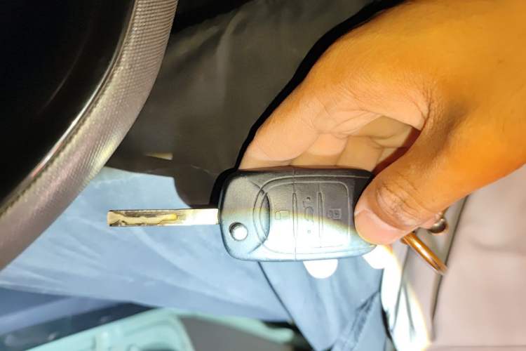 Used Wuling Hongguang MINIEV 2021 Macaron Fashion Model Lithium Iron Phosphate Vehicle Key
