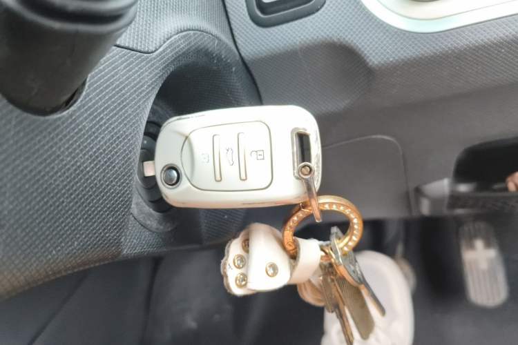 Used Wuling Hongguang MINIEV 2021 Macaron Fashion Model Lithium Iron Phosphate Vehicle Key