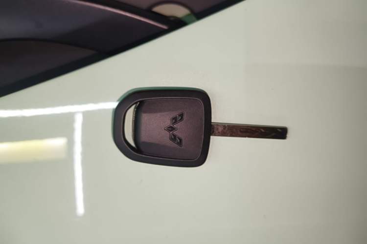 Used Wuling Hongguang MINIEV 2021 Macaron Premium Model – Lithium Iron Phosphate Vehicle Key