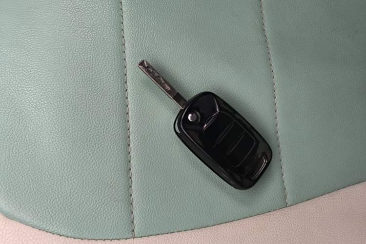 Used Wuling Hongguang MINIEV 2021 Macaron Fashion Model Lithium Iron Phosphate Vehicle Key