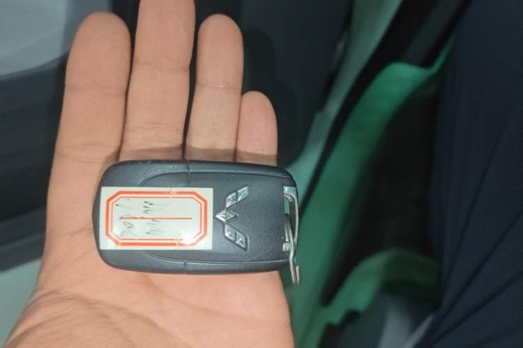 Used Wuling Hongguang MINIEV 2021 Macaron Premium Model – Lithium Iron Phosphate Vehicle Key