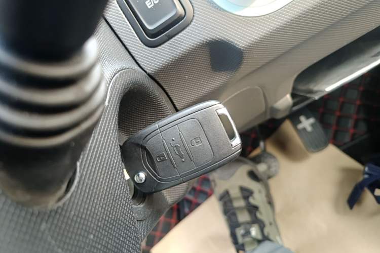 Used Wuling Hongguang MINIEV 2021 Macaron Fashion Model Lithium Iron Phosphate Vehicle Key