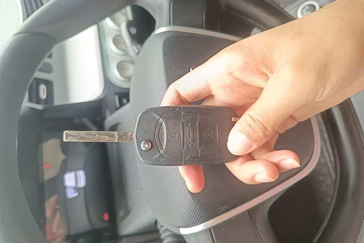 Used Wuling Hongguang MINIEV 2021 Macaron Premium Model – Lithium-NMC Vehicle Key