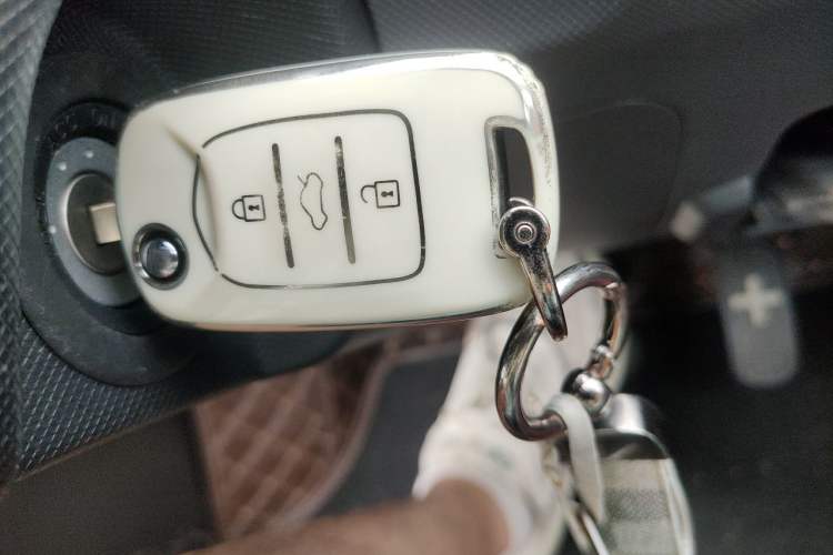 Used Wuling Hongguang MINIEV 2021 Macaron Fashion Model Lithium Iron Phosphate Vehicle Key