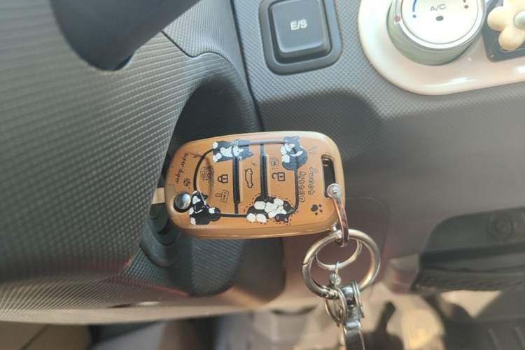 Used Wuling Hongguang MINIEV 2021 Macaron Fashion Model Lithium Iron Phosphate Vehicle Key