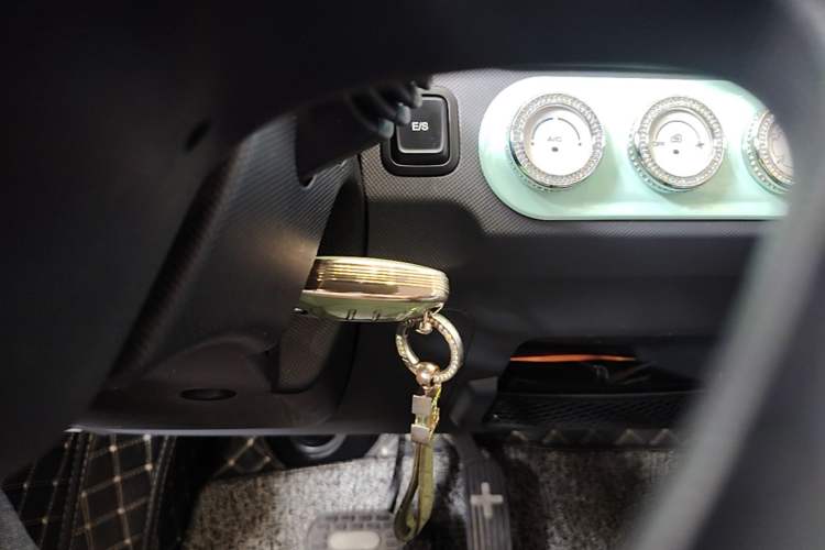Used Wuling Hongguang MINIEV 2021 Macaron Premium Model – Lithium Iron Phosphate Vehicle Key