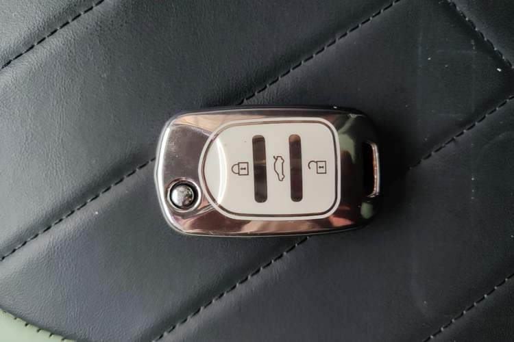 Used Wuling Hongguang MINIEV 2021 Macaron Premium Model – Lithium Iron Phosphate Vehicle Key