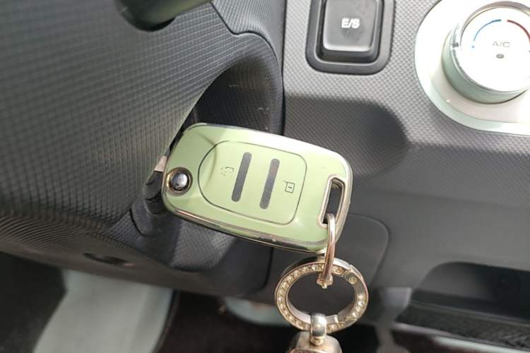 Used Wuling Hongguang MINIEV 2021 Macaron Premium Model – Lithium Iron Phosphate Vehicle Key