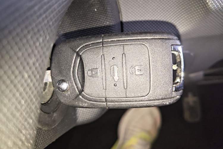 Used Wuling Hongguang MINIEV 2021 Macaron Fashion Model Lithium Iron Phosphate Vehicle Key