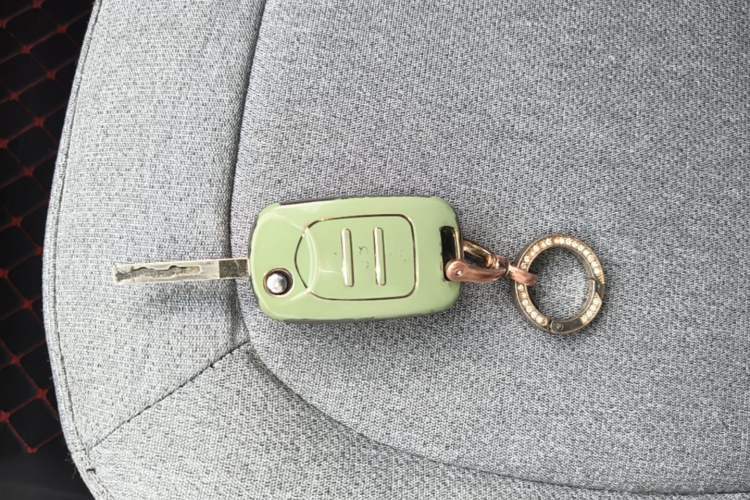 Used Wuling Hongguang MINIEV 2021 Macaron Fashion Model Lithium Iron Phosphate Vehicle Key