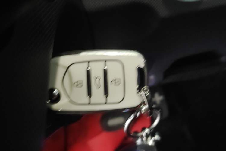 Used Wuling Hongguang MINIEV 2021 Macaron Fashion Model Lithium Iron Phosphate Vehicle Key