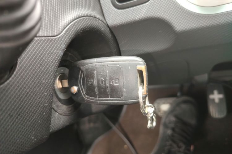 Used Wuling Hongguang MINIEV 2021 Macaron Premium Model – Lithium Iron Phosphate Vehicle Key