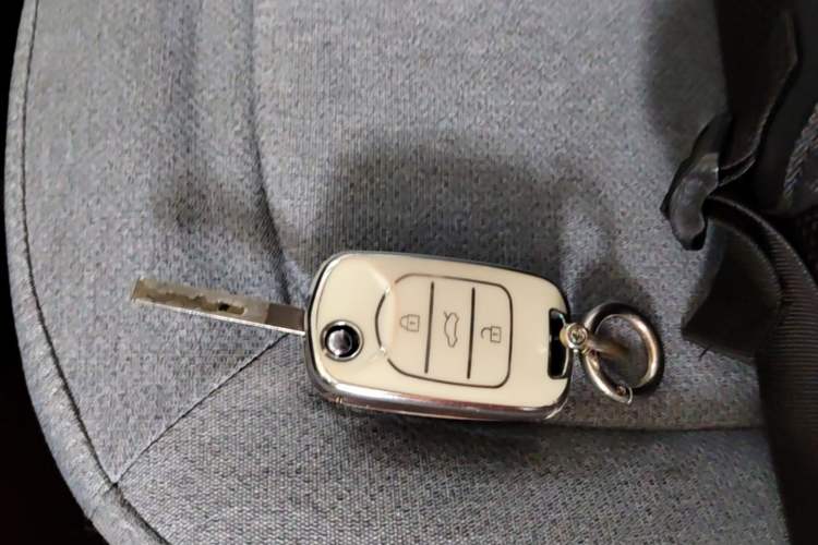Used Wuling Hongguang MINIEV 2021 Macaron Fashion Model Lithium Iron Phosphate Vehicle Key