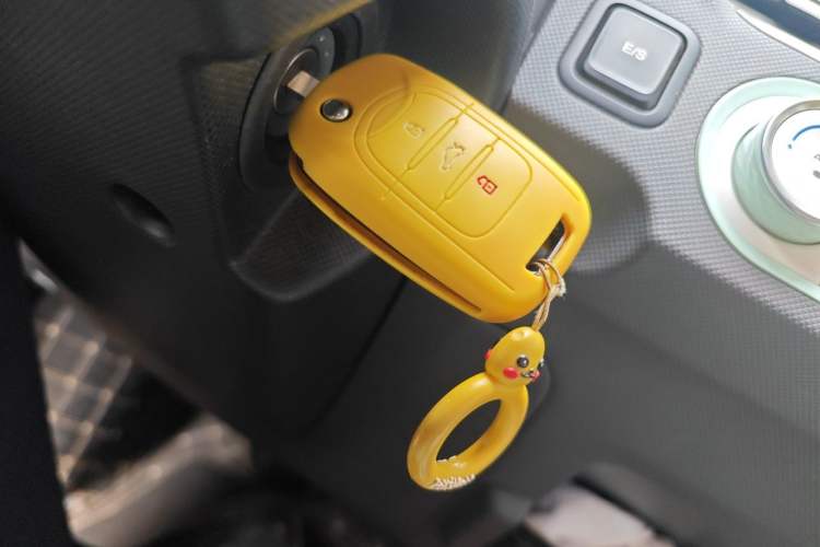 Used Wuling Hongguang MINIEV 2021 Macaron Fashion Model Lithium Iron Phosphate Vehicle Key