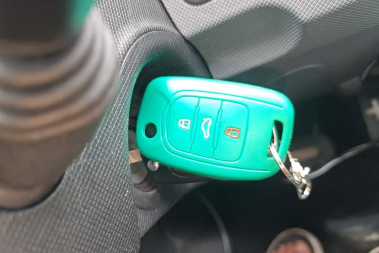 Used Wuling Hongguang MINIEV 2021 Macaron Fashion Model Lithium Iron Phosphate Vehicle Key