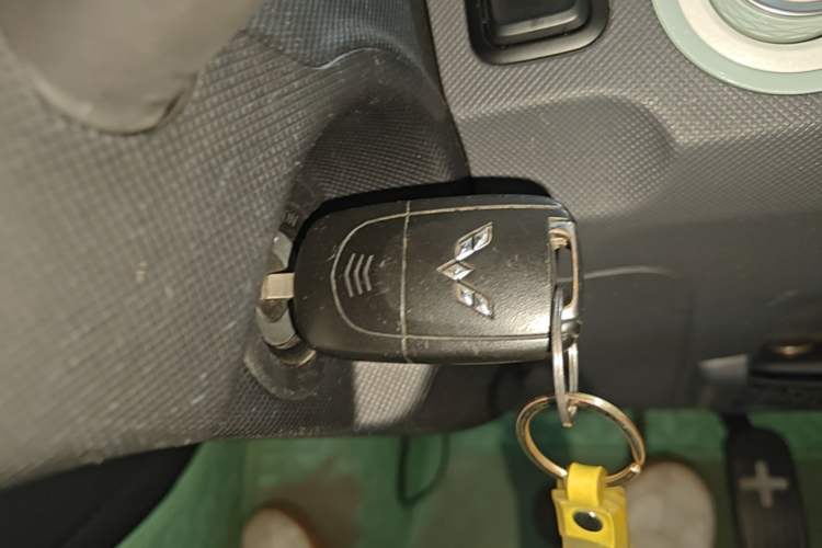 Used Wuling Hongguang MINIEV 2021 Macaron Premium Model – Lithium Iron Phosphate Vehicle Key