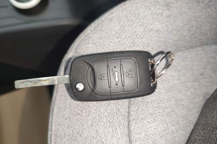 Used Wuling Hongguang MINIEV 2021 Macaron Premium Model – Lithium Iron Phosphate Vehicle Key