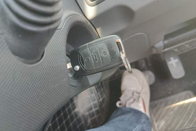 Used Wuling Hongguang MINIEV 2021 Macaron Premium Model – Lithium Iron Phosphate Vehicle Key