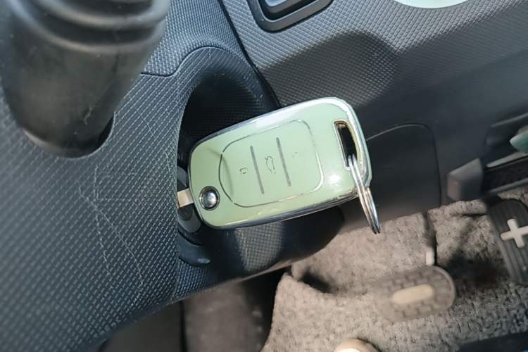 Used Wuling Hongguang MINIEV 2021 Macaron Fashion Model Lithium Iron Phosphate Vehicle Key