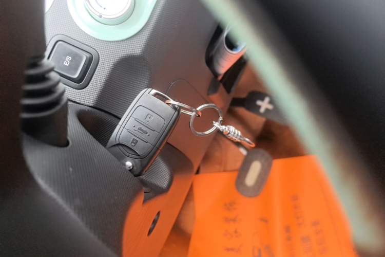 Used Wuling Hongguang MINIEV 2021 Macaron Premium Model – Lithium-NMC Vehicle Key